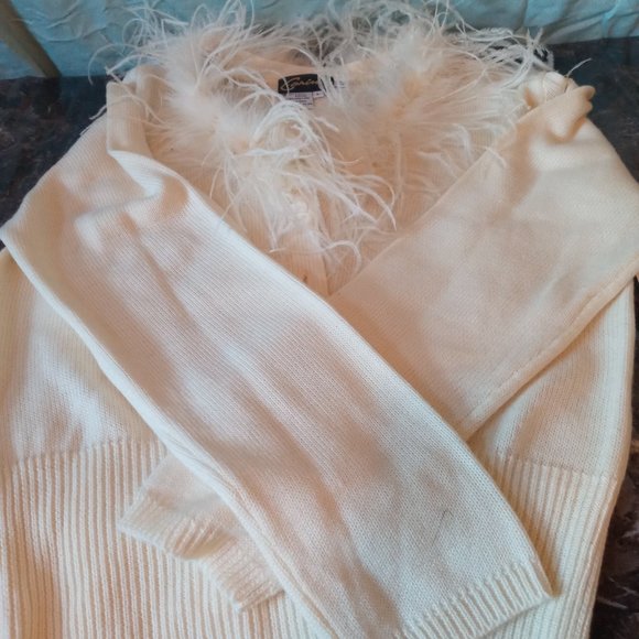 Brand New With Tags Carina Sweater (Large) - Picture 2 of 4